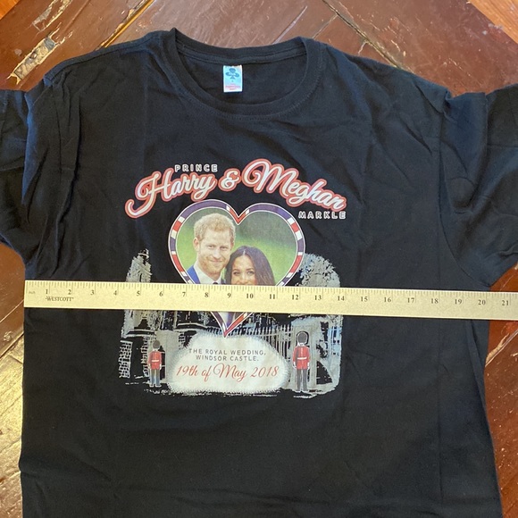 Meghan & Harry Tee - Picture 6 of 6
